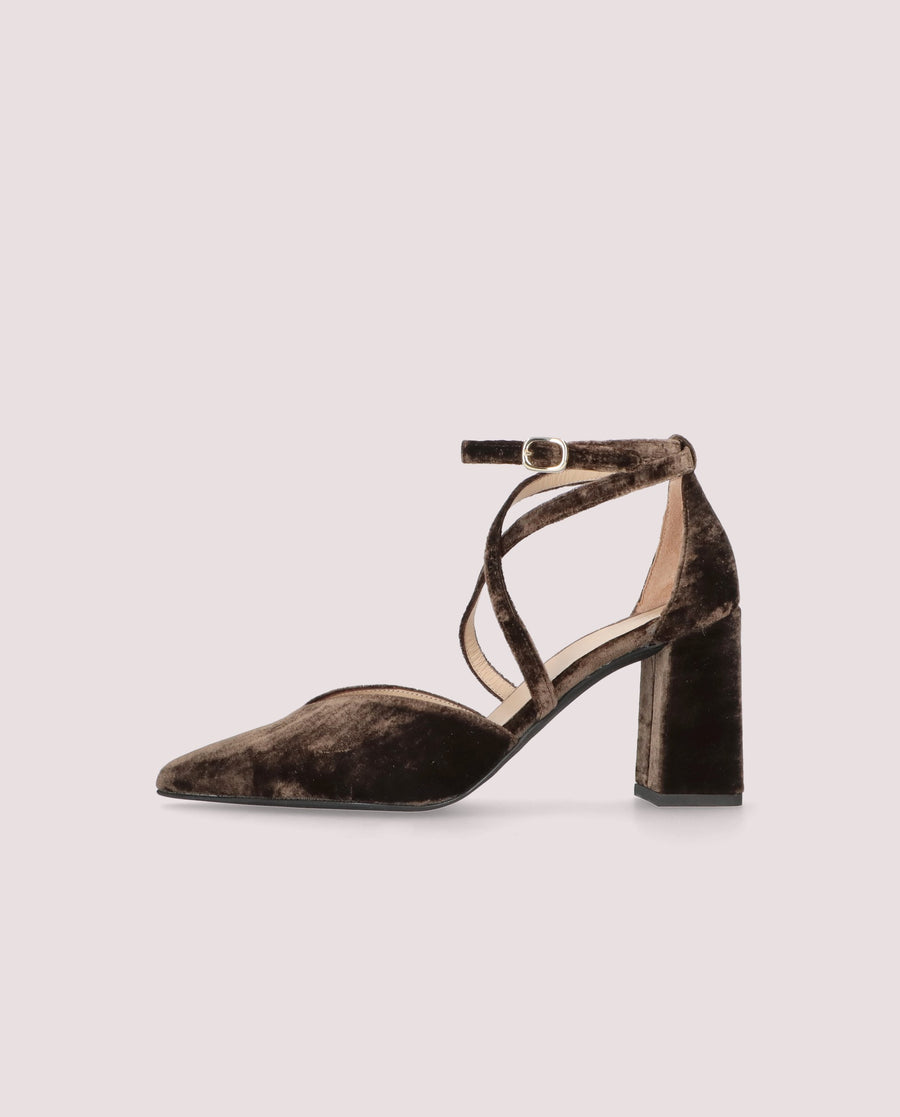 RENATA AFRODITE TESTA by Javiera Jordán