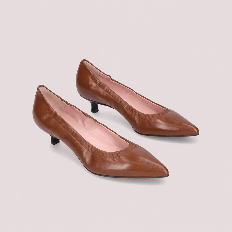 SALÓN KENDALL DE CUERO TERRA KITTEN HEEL