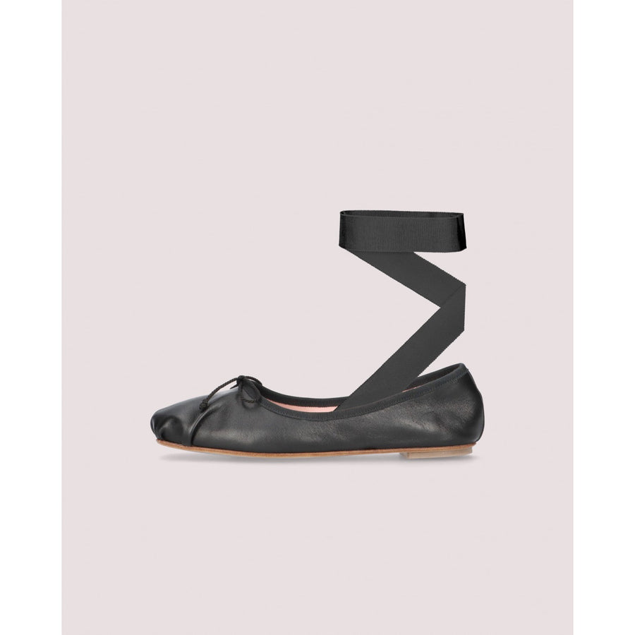 KRISTEN CUERO NEGRO – Pretty Ballerinas Chile