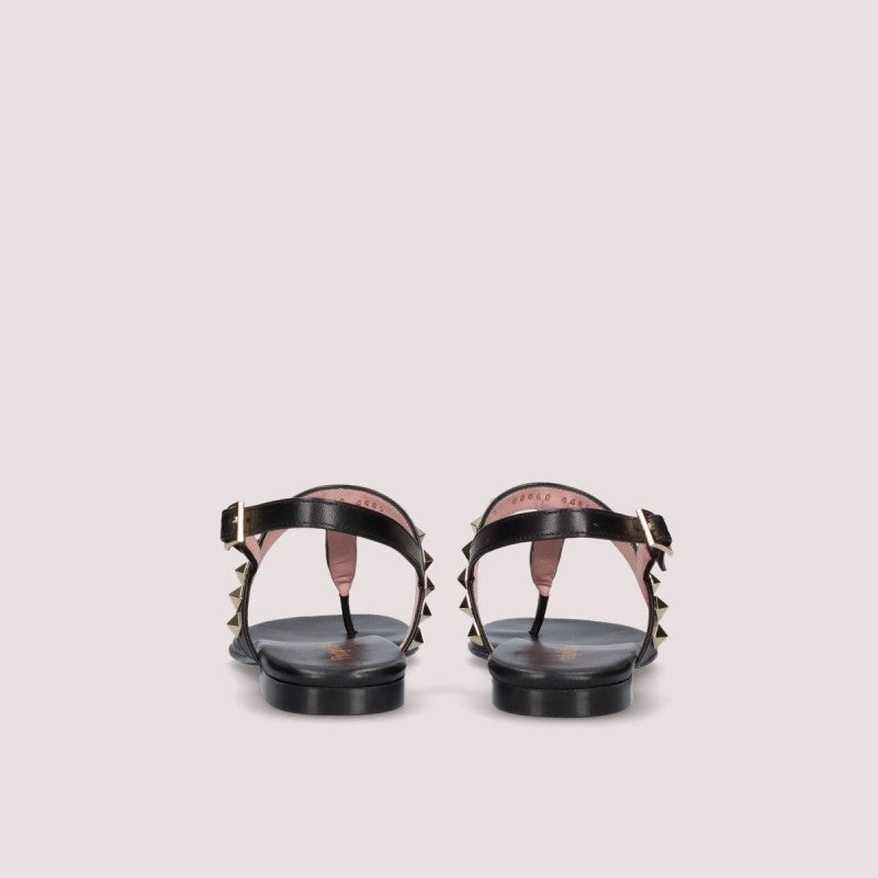 SANDALIA JUDY NEGRA CON TACHAS